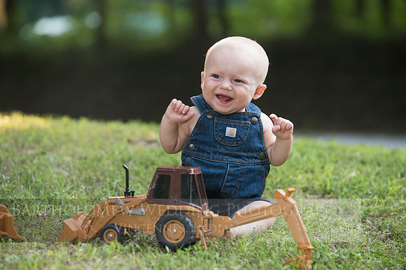 Kyler 6 months058